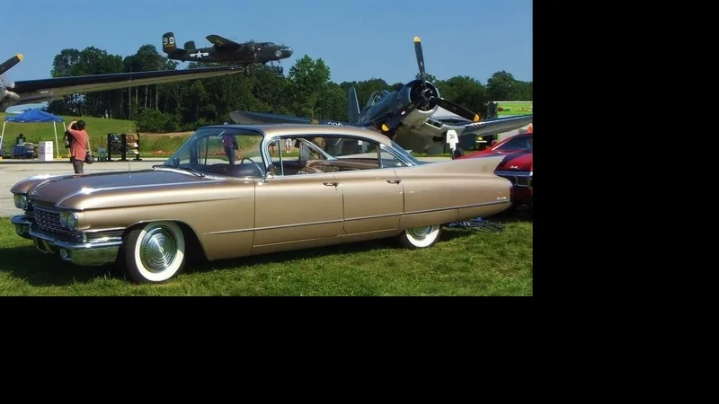1960 Cadillac Sedan de Ville 2