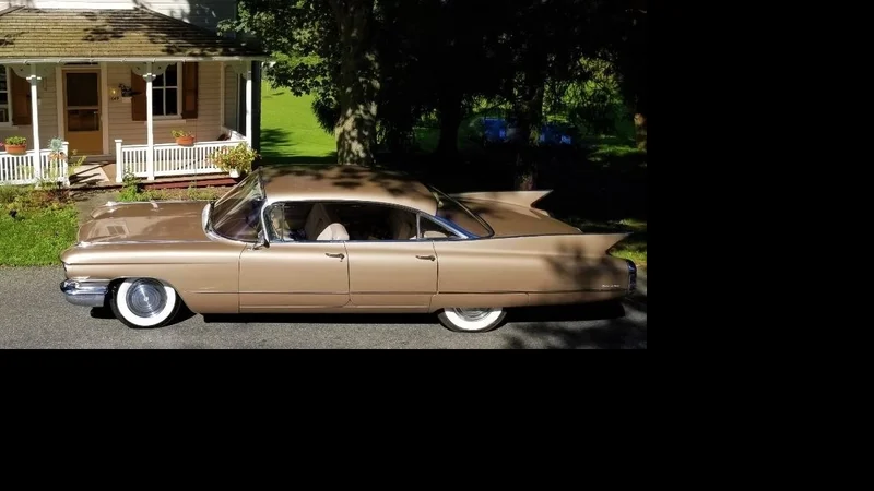 1960 Cadillac Sedan de Ville 3