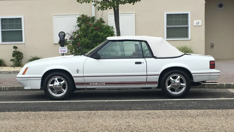 1984 Ford Mustang 5