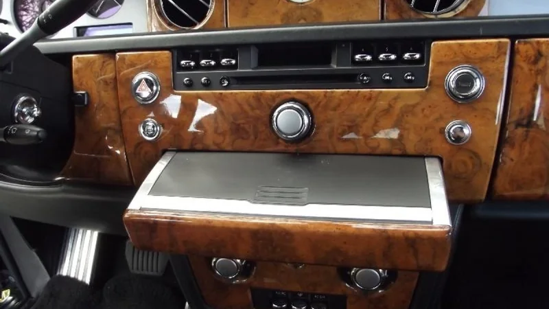 2004 Rolls-Royce Phantom 12