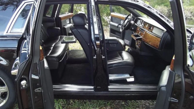 2004 Rolls-Royce Phantom 13