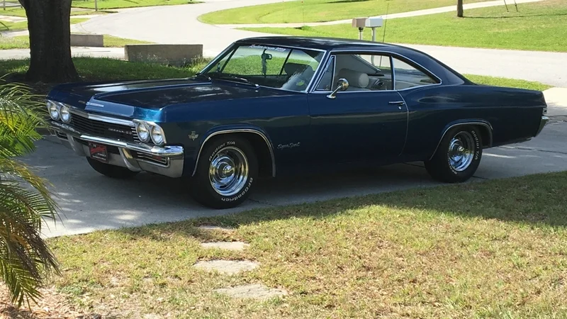 1965 Chevrolet Impala SS  10