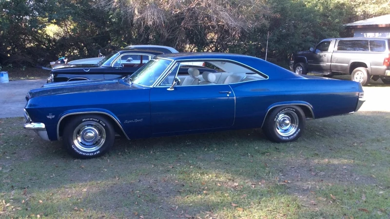 1965 Chevrolet Impala SS  12
