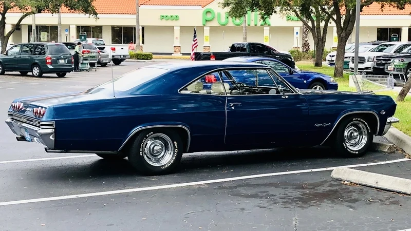 1965 Chevrolet Impala SS  13