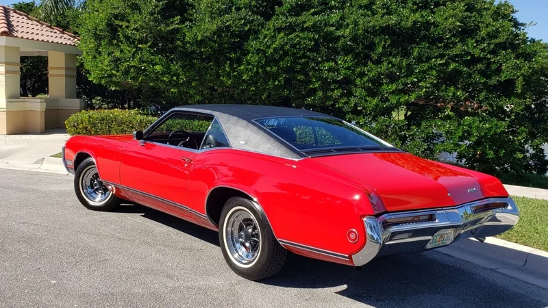1969 Buick Riviera 2