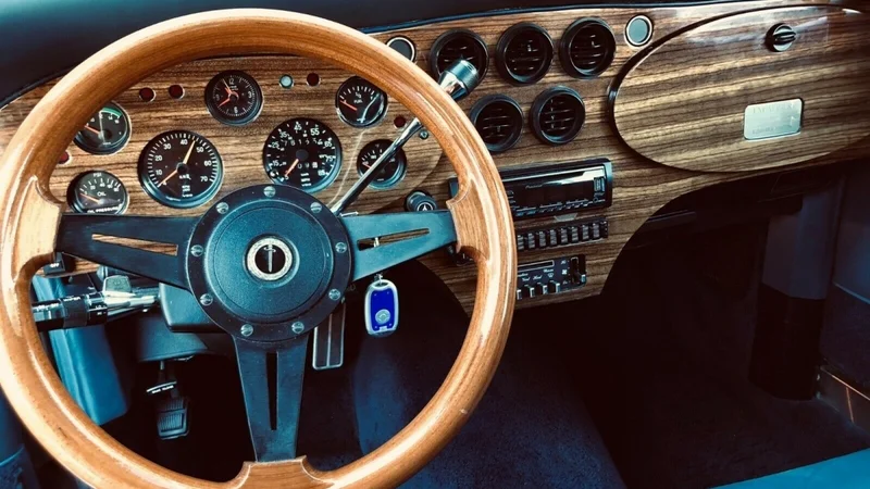 1988 Excalibur V5 4