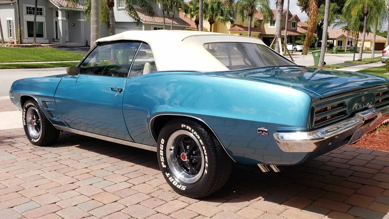1969 Pontiac Firebird 3