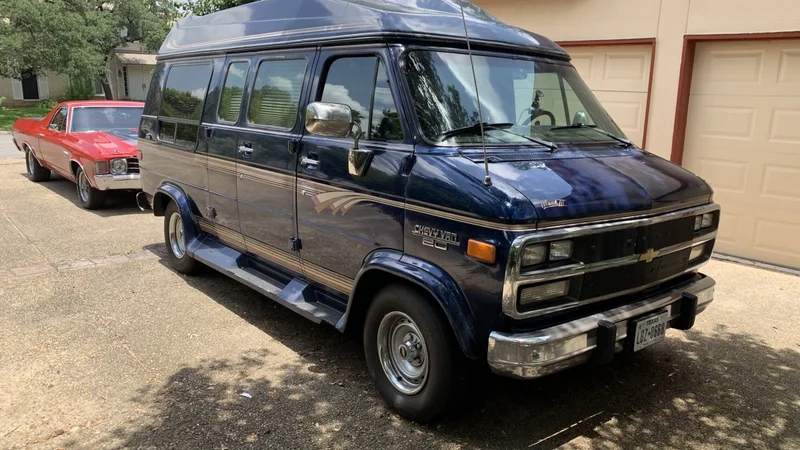 1995 Chevrolet G20 Mark lll Van 2