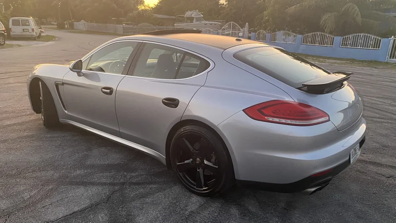 2014 Porsche Panamera 4