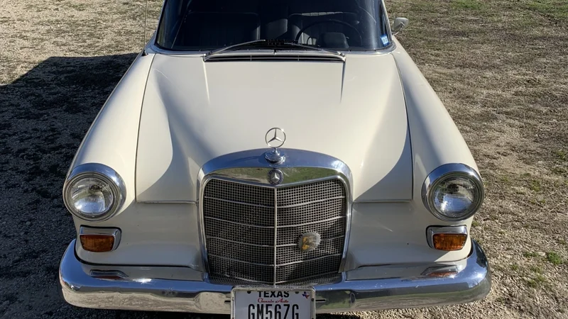 1966 Mercedes-Benz 230S