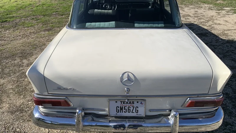 1966 Mercedes-Benz 230S