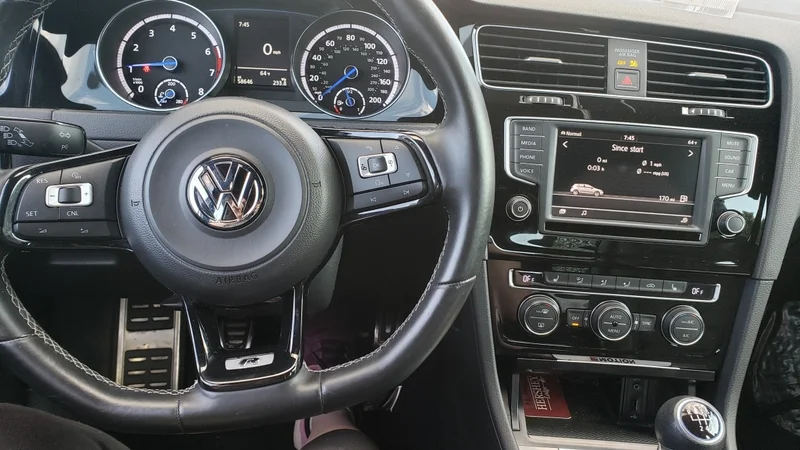 2016 Volkswagen Golf R