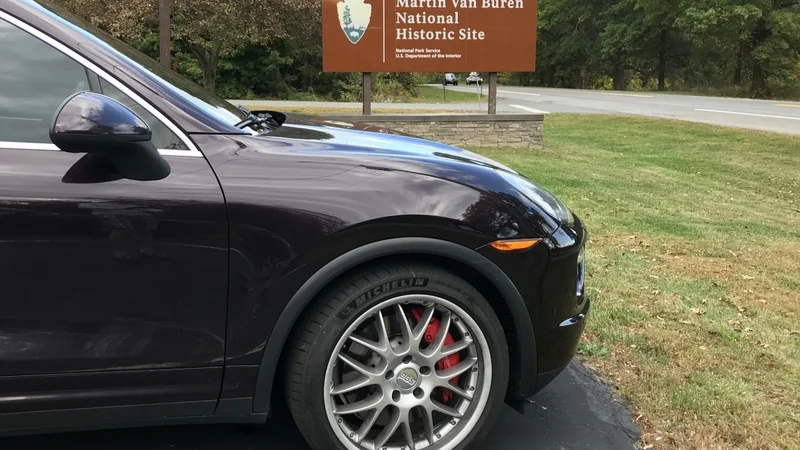 2011 Porsche Cayenne 2