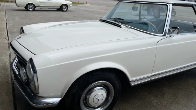 1965 Mercedes-Benz 230SL 6