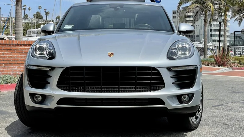 2017 Porsche Macan 2