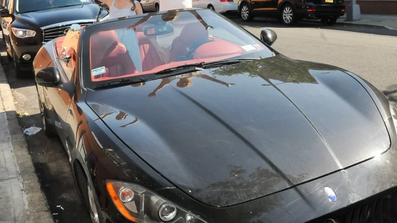 2010 Maserati GranTurismo  1