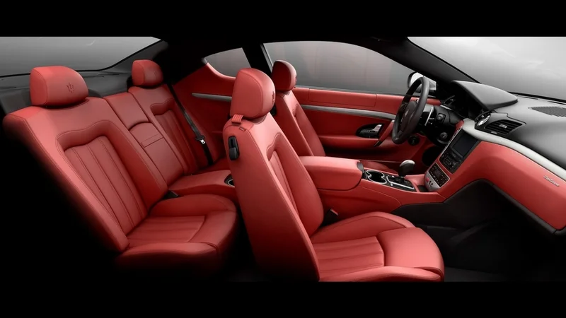 2010 Maserati GranTurismo  2