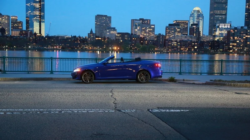 2013 Lexus IS350C 8