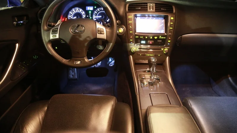 2013 Lexus IS350C 11