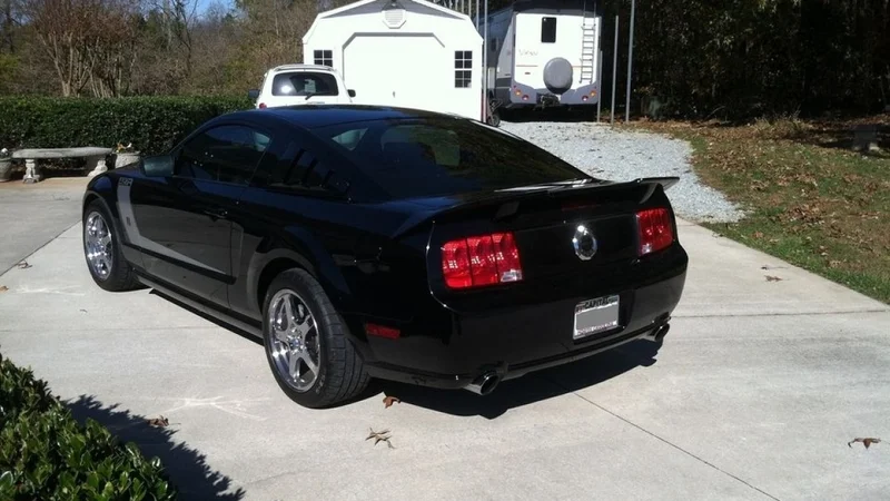 2007 Ford Mustang 2