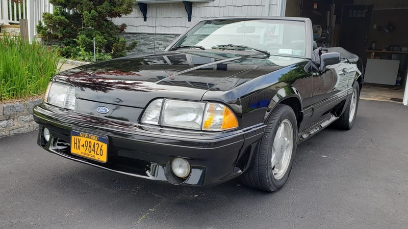 1991 Ford Mustang GT Convertible 1