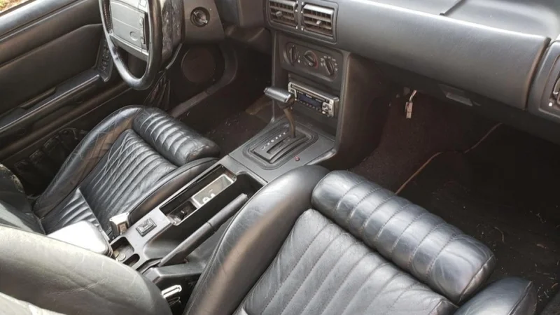 1991 Ford Mustang GT Convertible 2