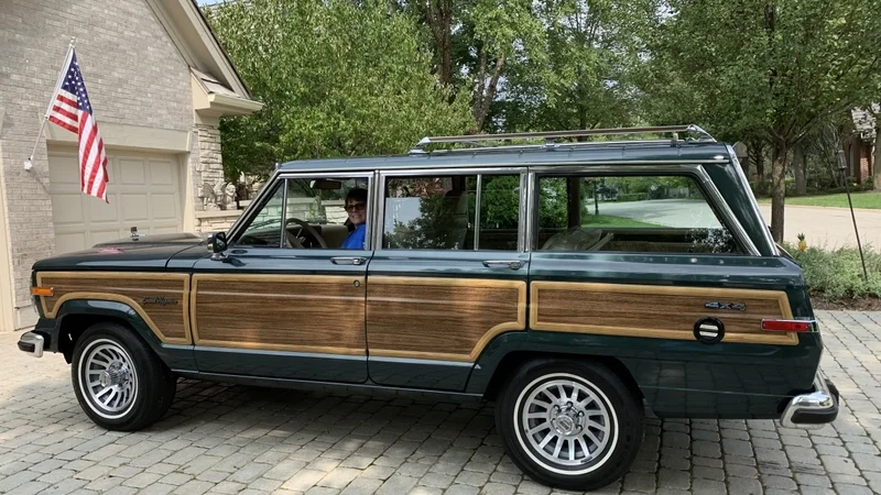 1991 Jeep Grand Wagoneer 6