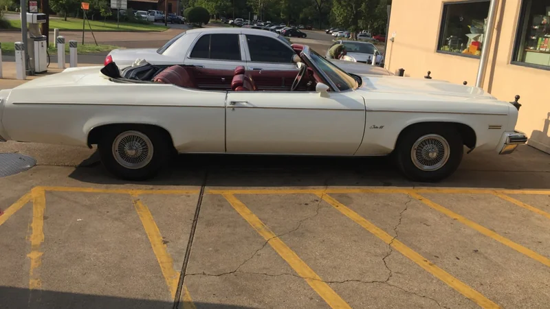 1975 Oldsmobile Delta 88 2