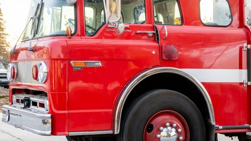 1990 Ford 8000 Fire Truck 6