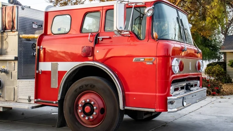 1990 Ford 8000 Fire Truck 8