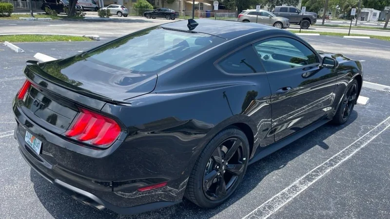 2021 Ford Mustang GT Premium 2