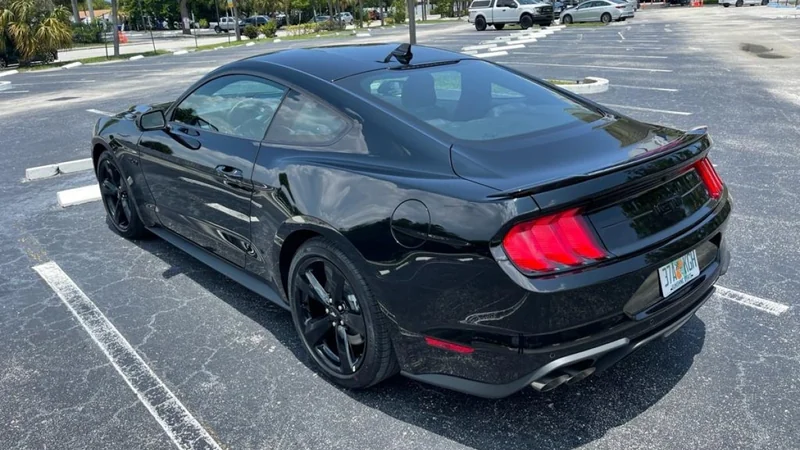 2021 Ford Mustang GT Premium 3