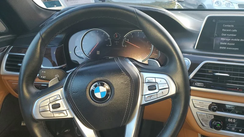 2017 BMW 750i 3