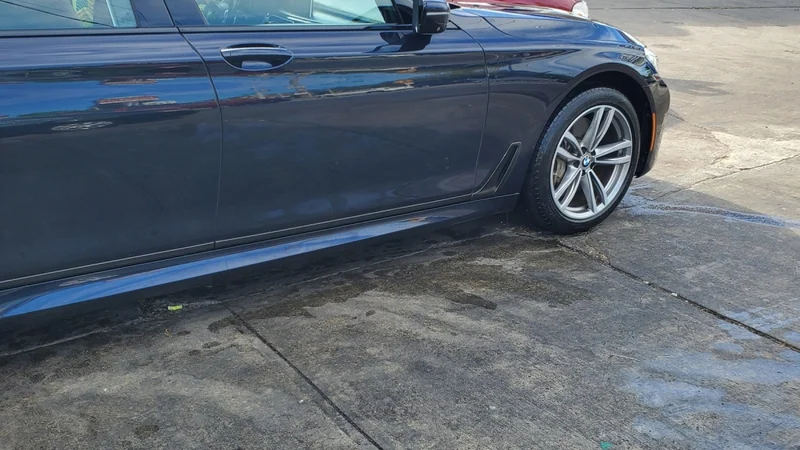 2017 BMW 750i  7