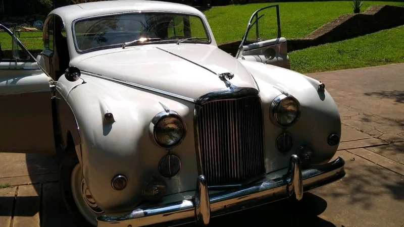 1959 Jaguar MK IX 10