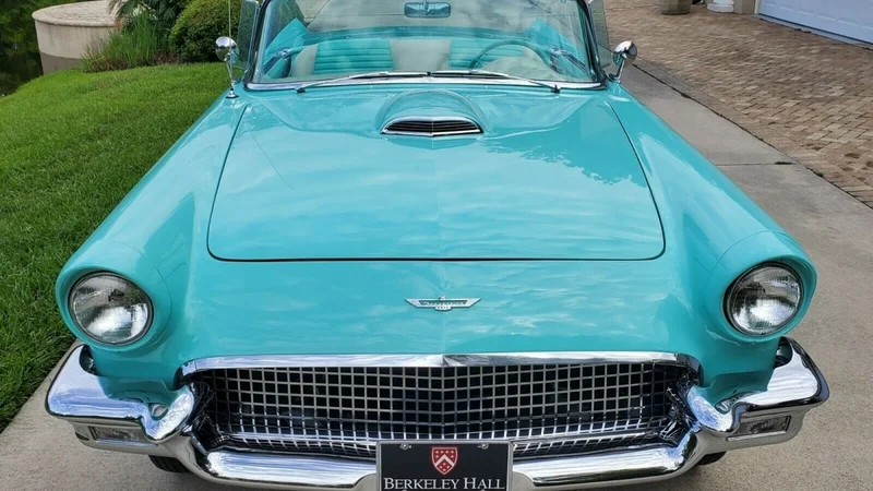 1957 Ford Thunderbird