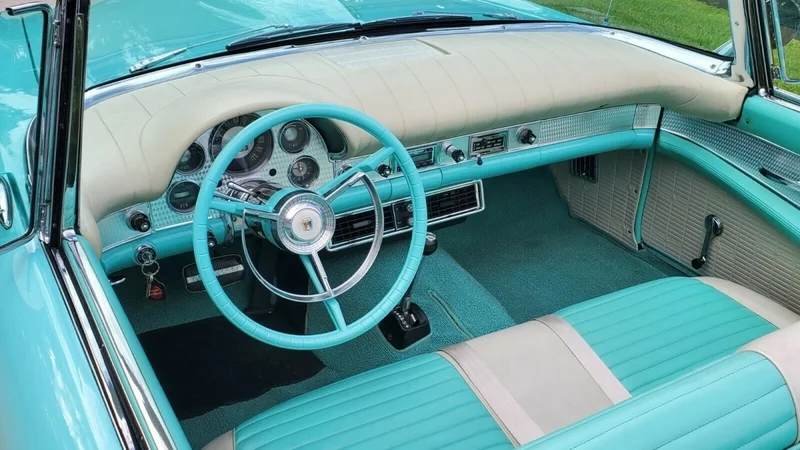 1957 Ford Thunderbird