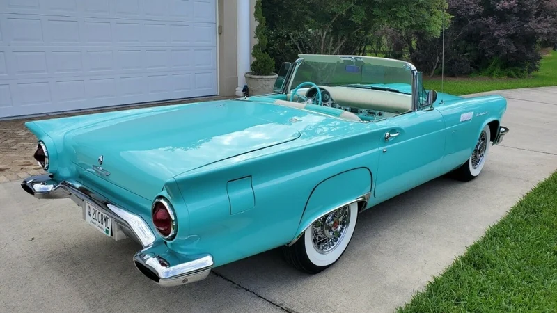 1957 Ford Thunderbird