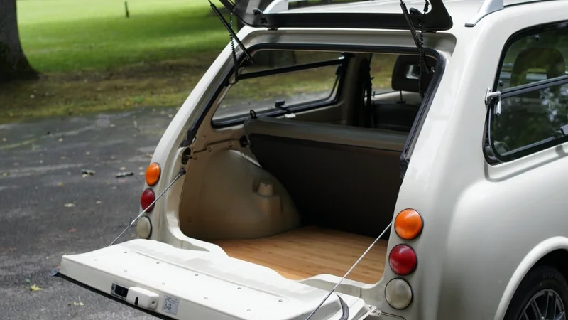 1990 Nissan Pao