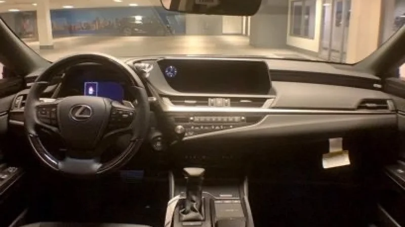2021 Lexus ES350 9