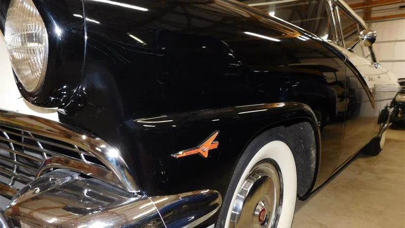 1956 Ford Fairlane Sunnier 9