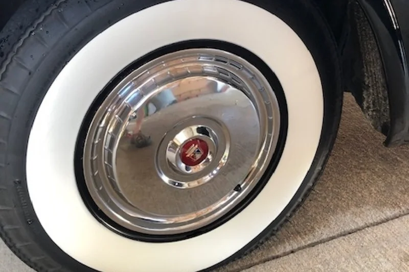 1956 Ford Fairlane Sunnier 26