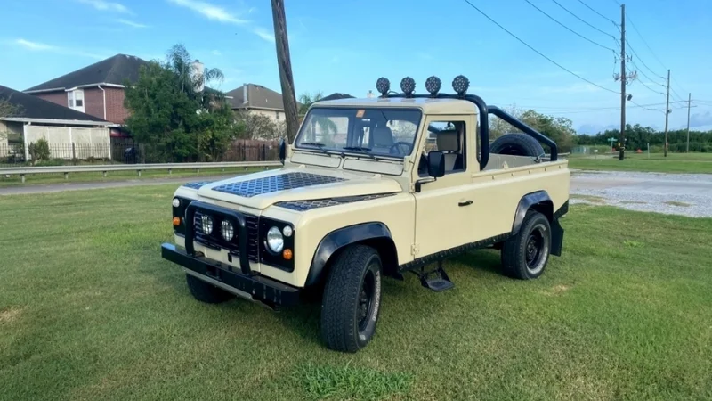1991 Land Rover Defender 90 (Truck) 2