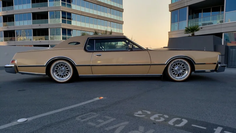 1976 Lincoln Continental Mk IV 8