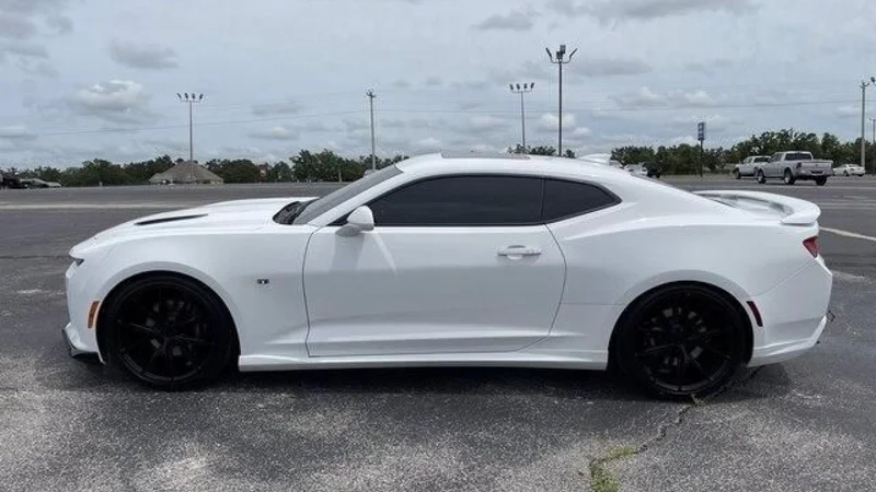 2017 Chevrolet Camaro 2