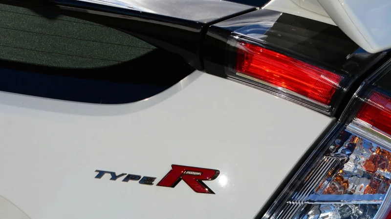2017 Honda Civic Type-R 2