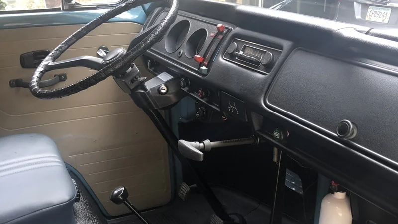 1974 Volkswagen Bus 7