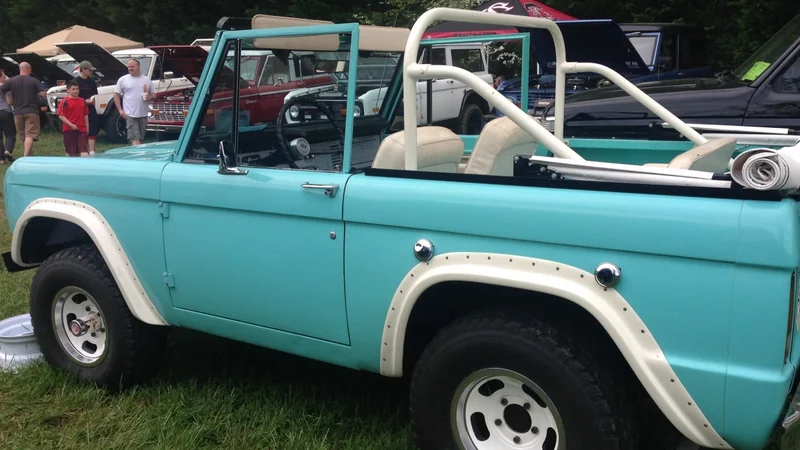 1968 Ford Bronco in Hollywood 4