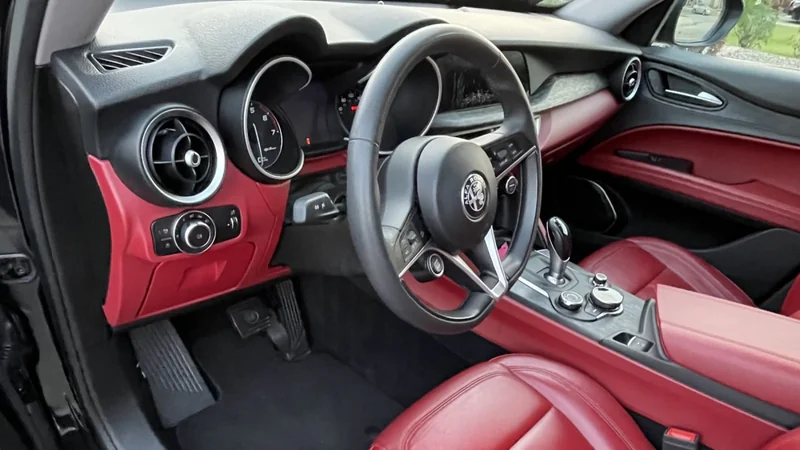 2019 Alfa Romeo Stelvio 5