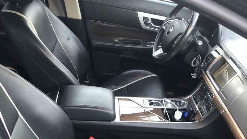 2015 Jaguar XF 7